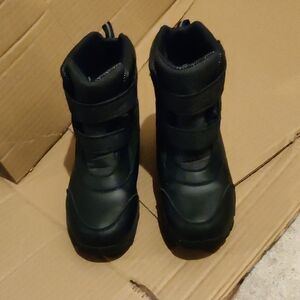 All Motion baker  waterproof black boots snow Hook Loop Sz 4